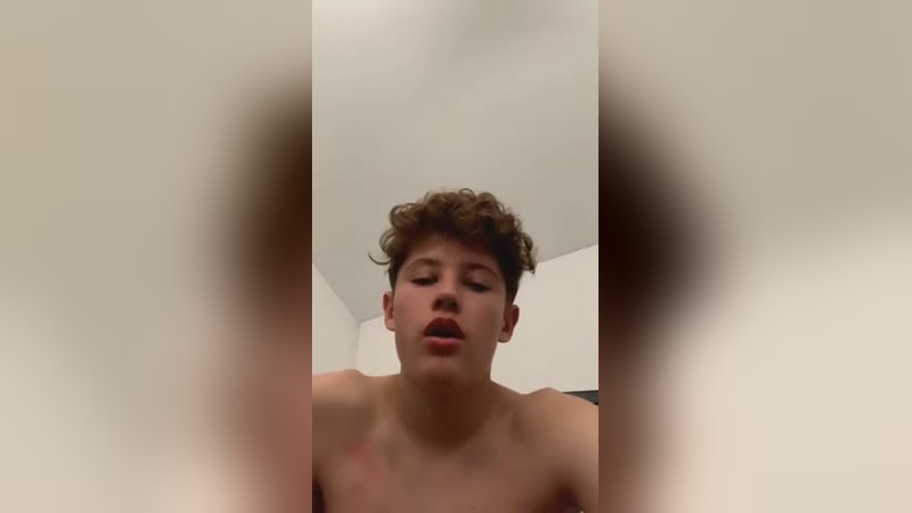 Big uncut dude jerk off