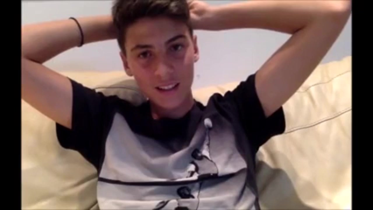 CUTE Teen Twink boy wank
