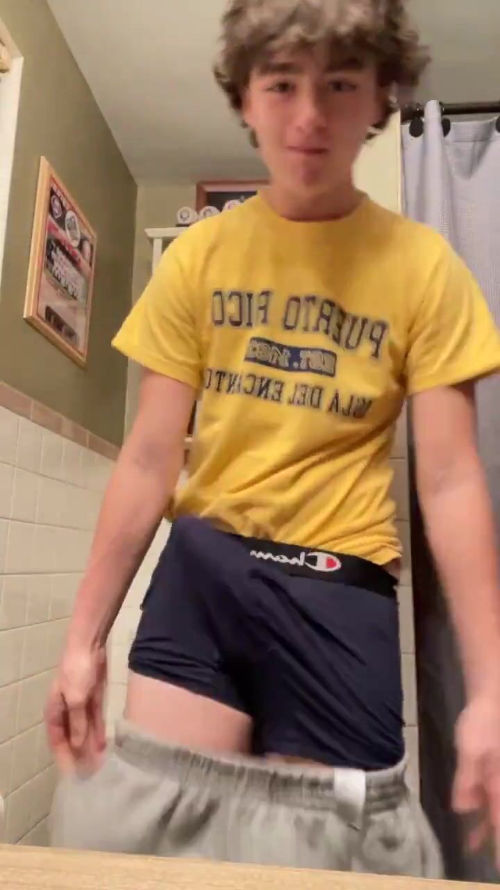 Cute twink big dick