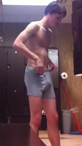 Guy changing clothes spy gay porn - You Like Boys
