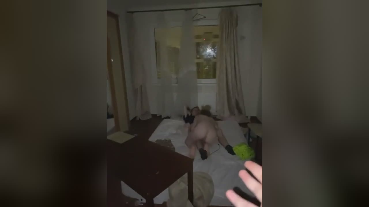 Guy interrupt his friend in the middle of a fuck ðŸ‘