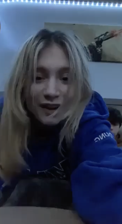 Hiding to be fucked by her bf. - Porn - EroMe