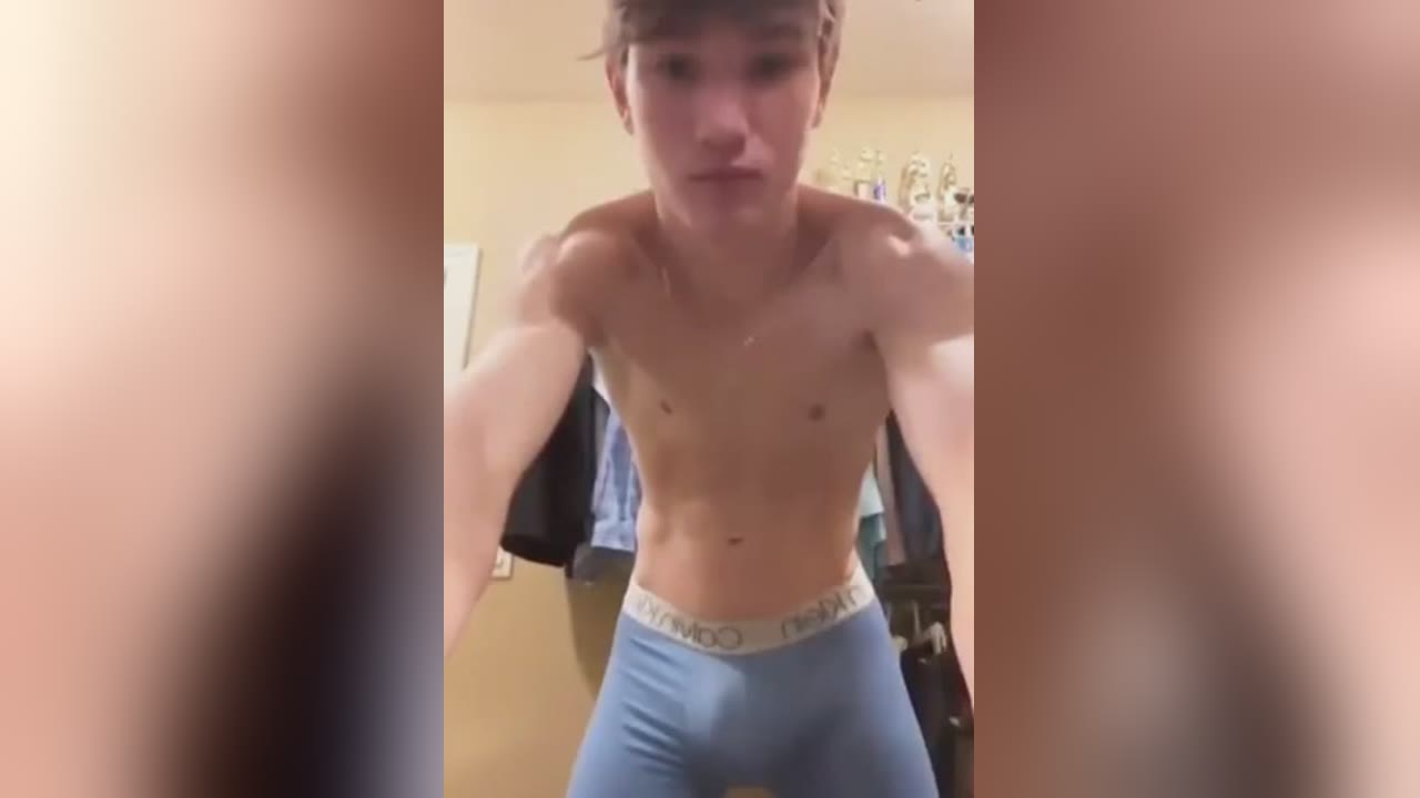 Hung athlete shows his floppy cock