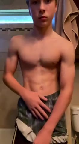 Ripped twinkie hotness GayPornTube
