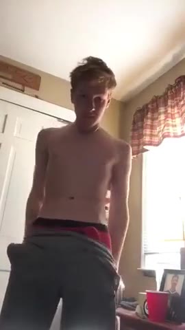 Str8 blond shoots all over his room GayPornTube