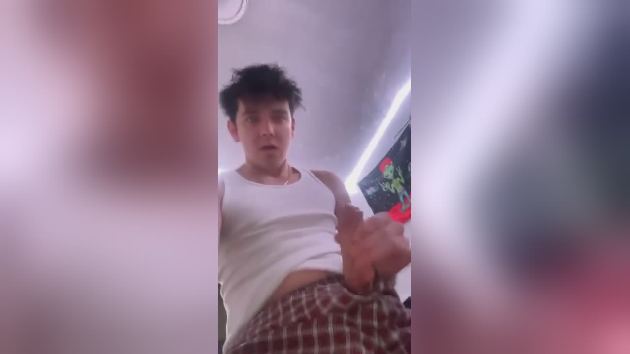 Suposto Nudes do Ator Asa Butterfield Go... video bookmark